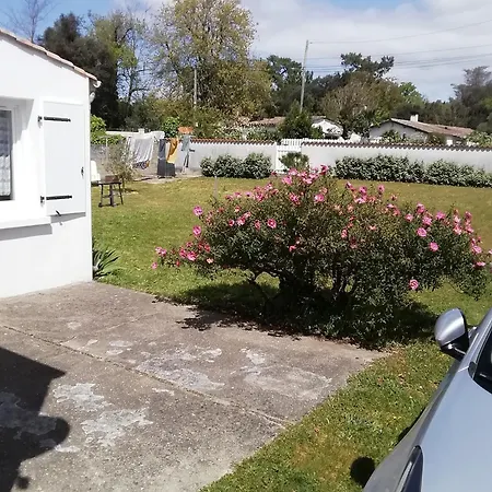 Maison De La Menou *