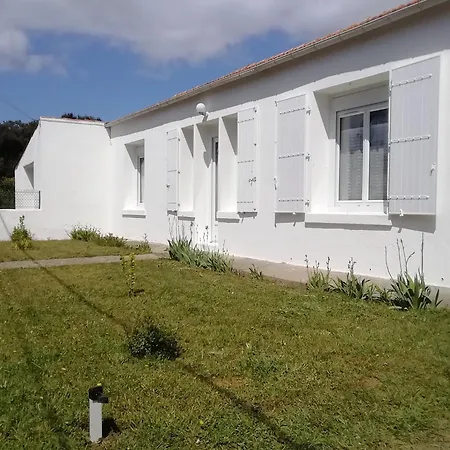 Maison De La Menou *