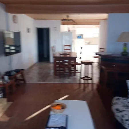 בית נופש Maison De La Menou סן-פייר-ד'אולרון